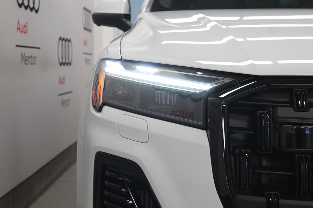 Thumbnail: 2026 Audi Q7 - 10