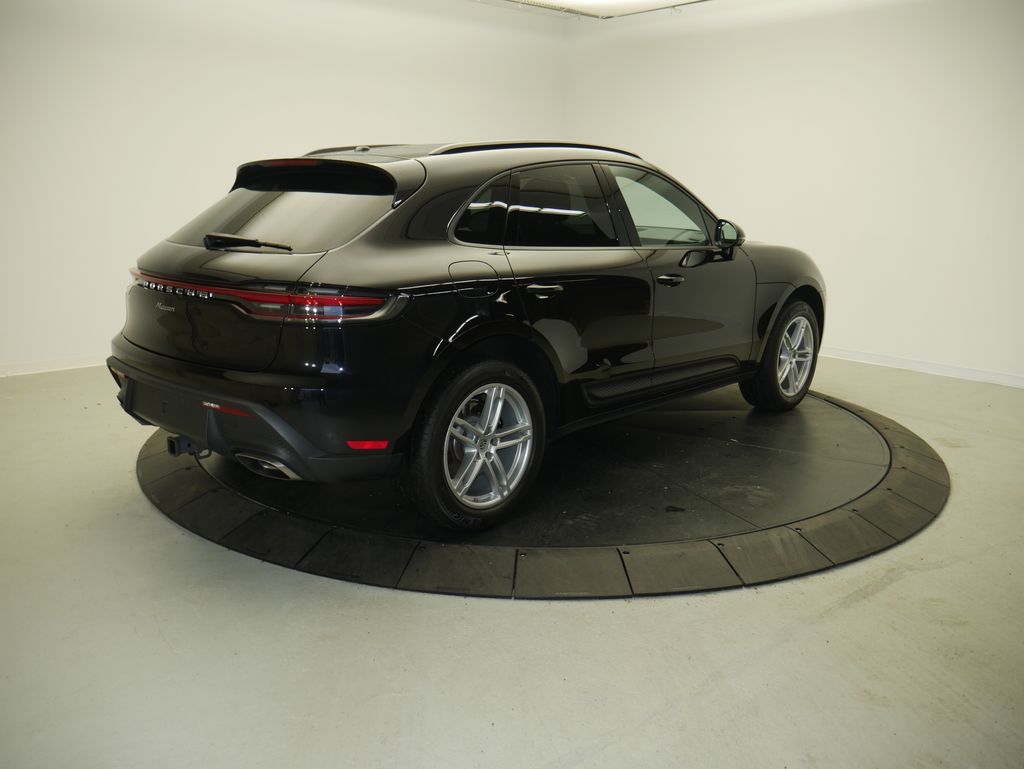 Thumbnail: 2023 Porsche Macan - 7