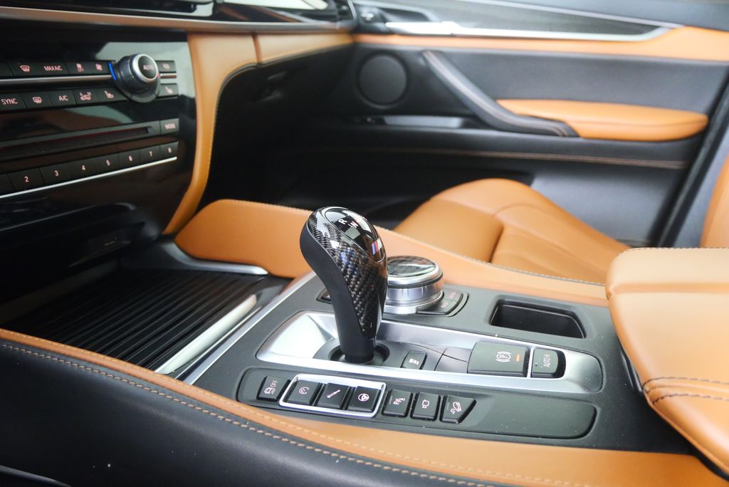 Thumbnail: 2017 BMW X6 - 24