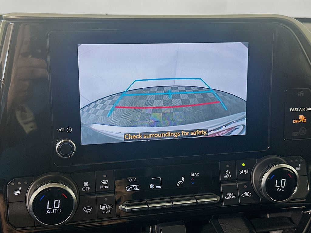 Thumbnail: 2024 Toyota Highlander - 14