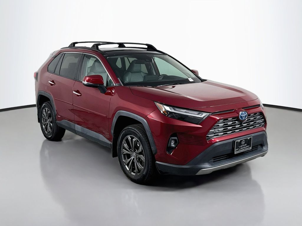 Thumbnail: 2022 Toyota RAV4 - 3