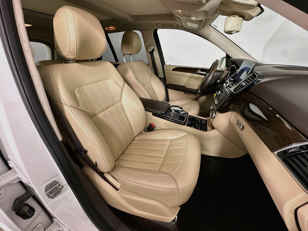 Thumbnail: 2018 Mercedes-Benz GLE - 29