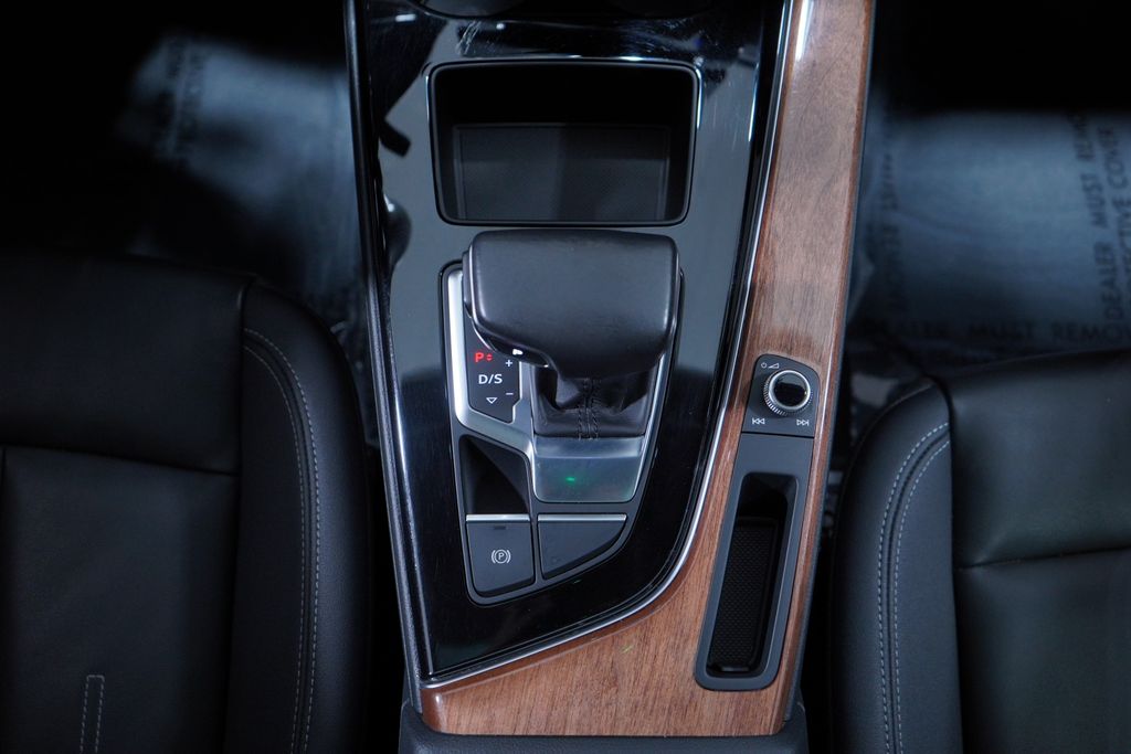 Thumbnail: 2022 Audi A4 - 14