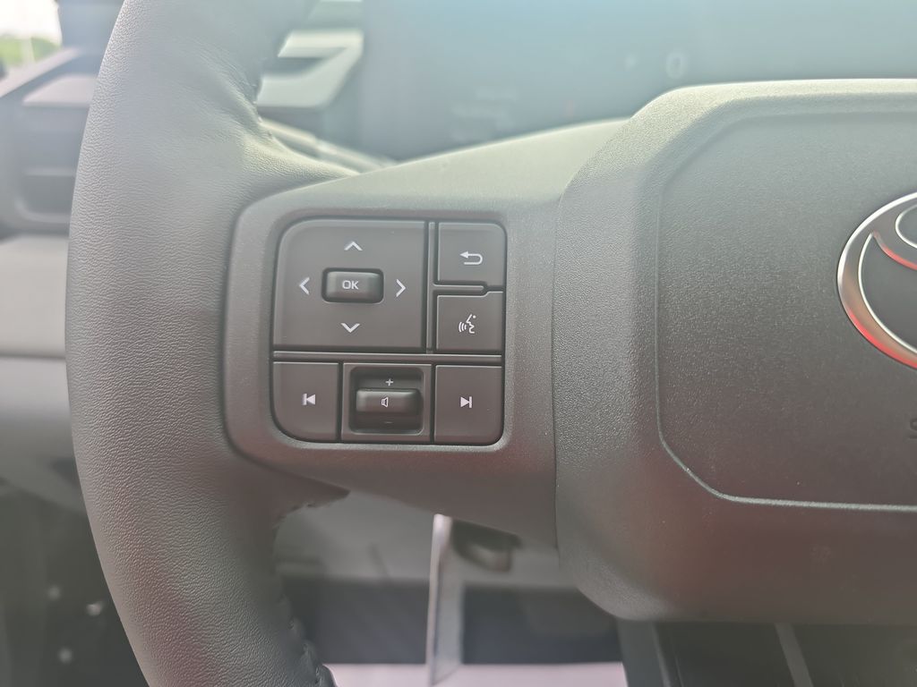 2026 Toyota RAV4 XSE - Photo 16