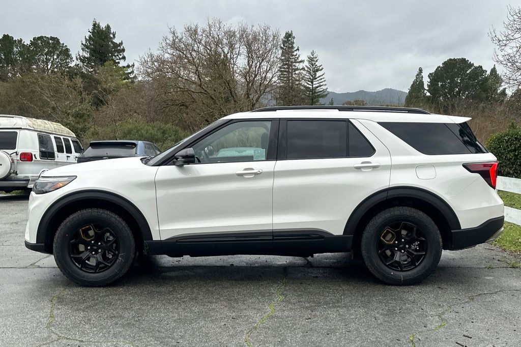 New 2026 White Ford Tremor image 7