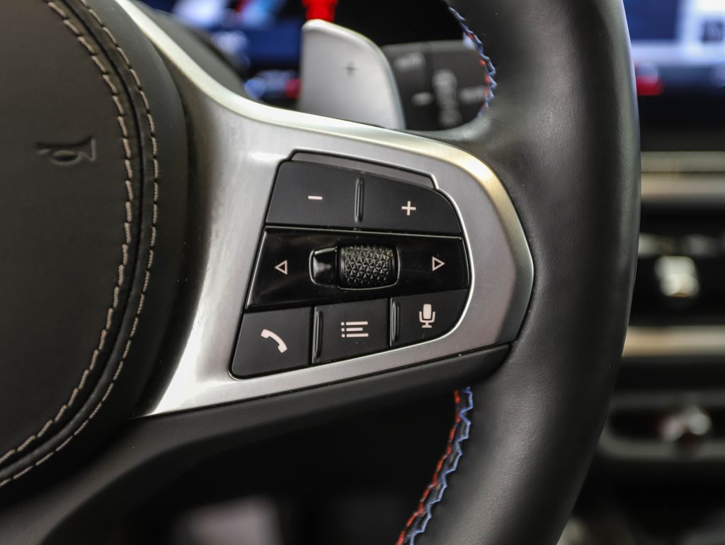 Thumbnail: 2025 BMW X7 - 13