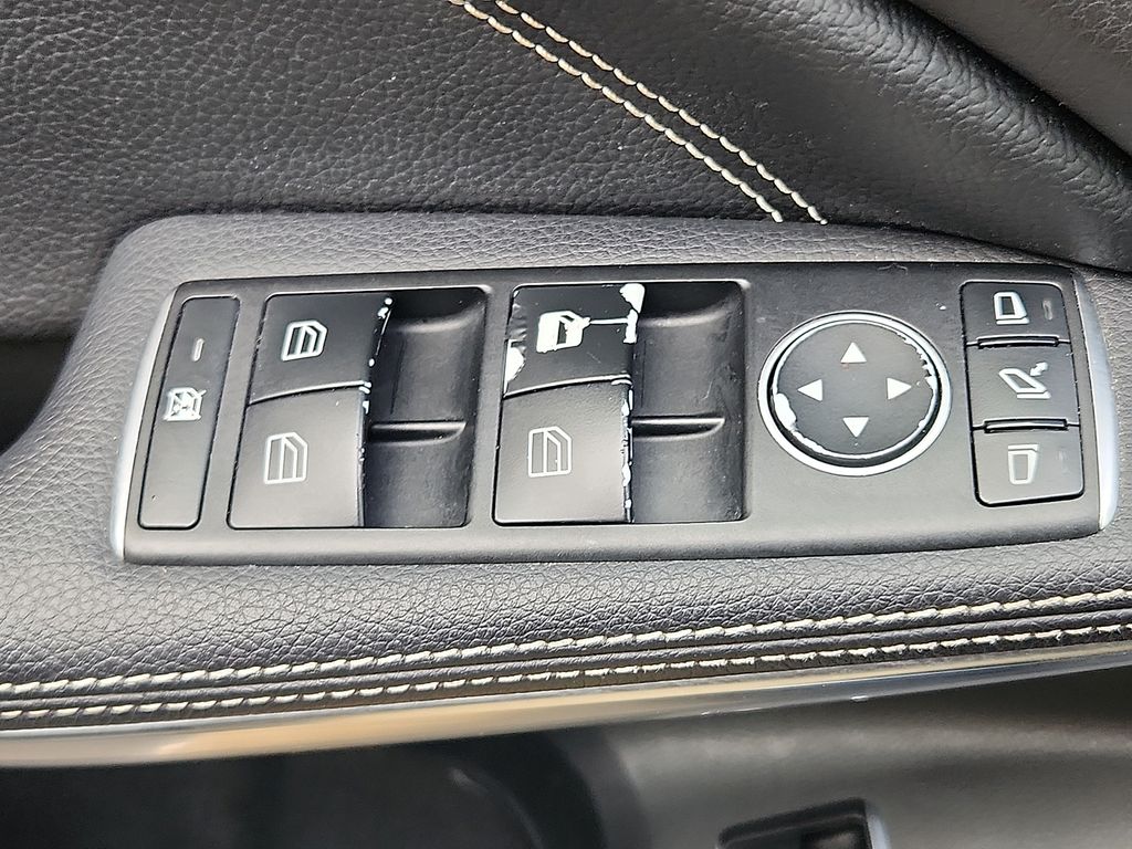 Thumbnail: 2018 Mercedes-Benz GLA - 26