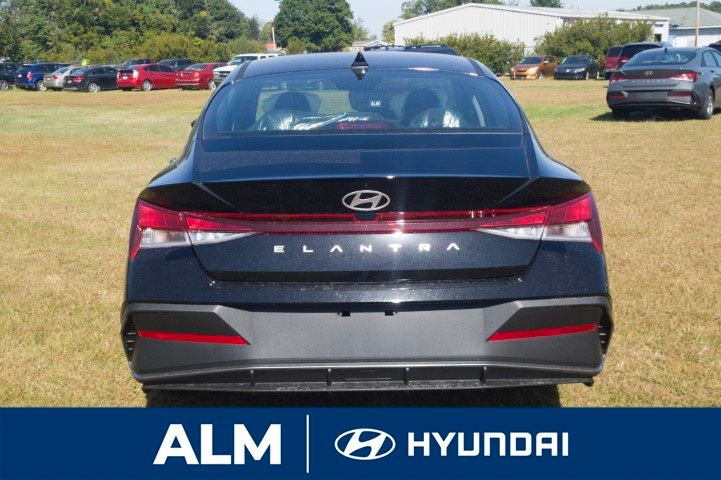 New 2026 Black Hyundai SE image 7