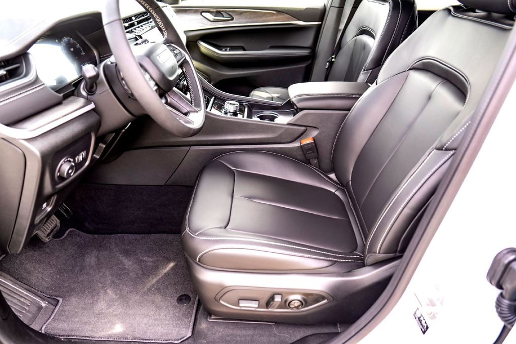 New Car 2025 Jeep Grand Cherokee L  Limited For Sale Under $50,000 In Taylor, Texas