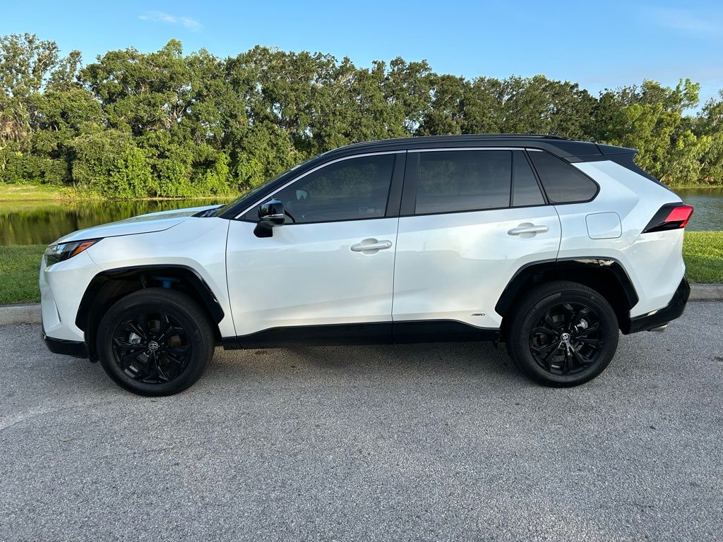 2023 Toyota RAV4 XSE 2