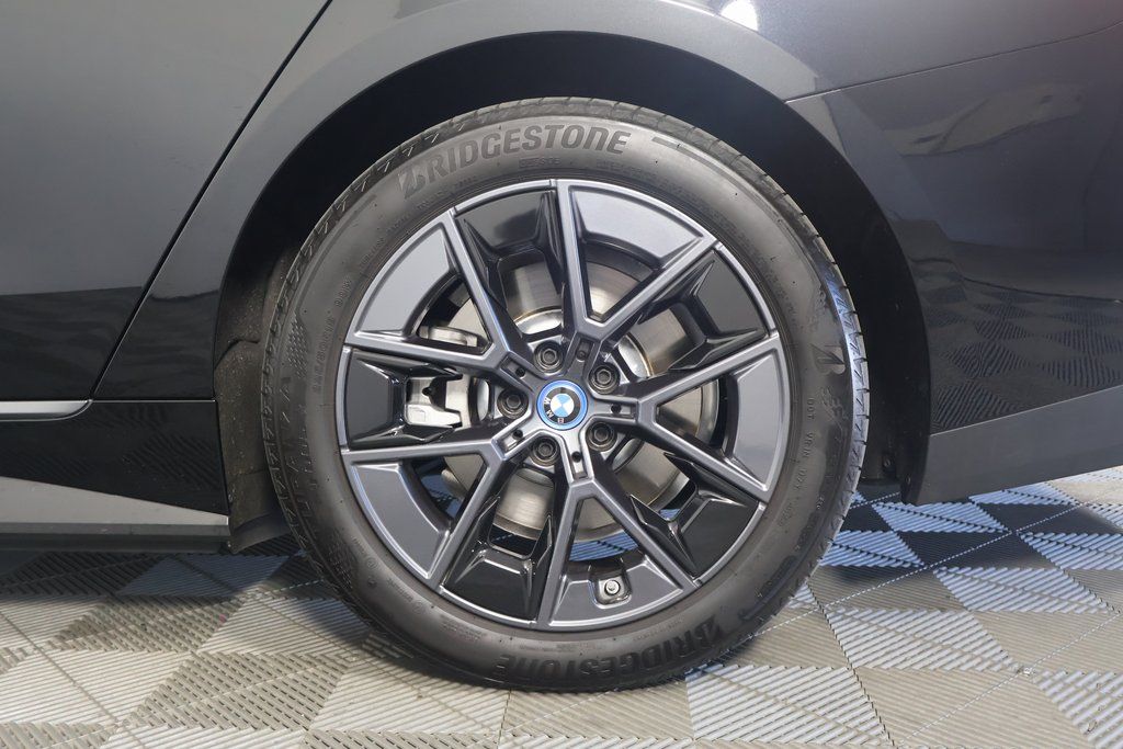 2024 BMW i4 xDrive40 16