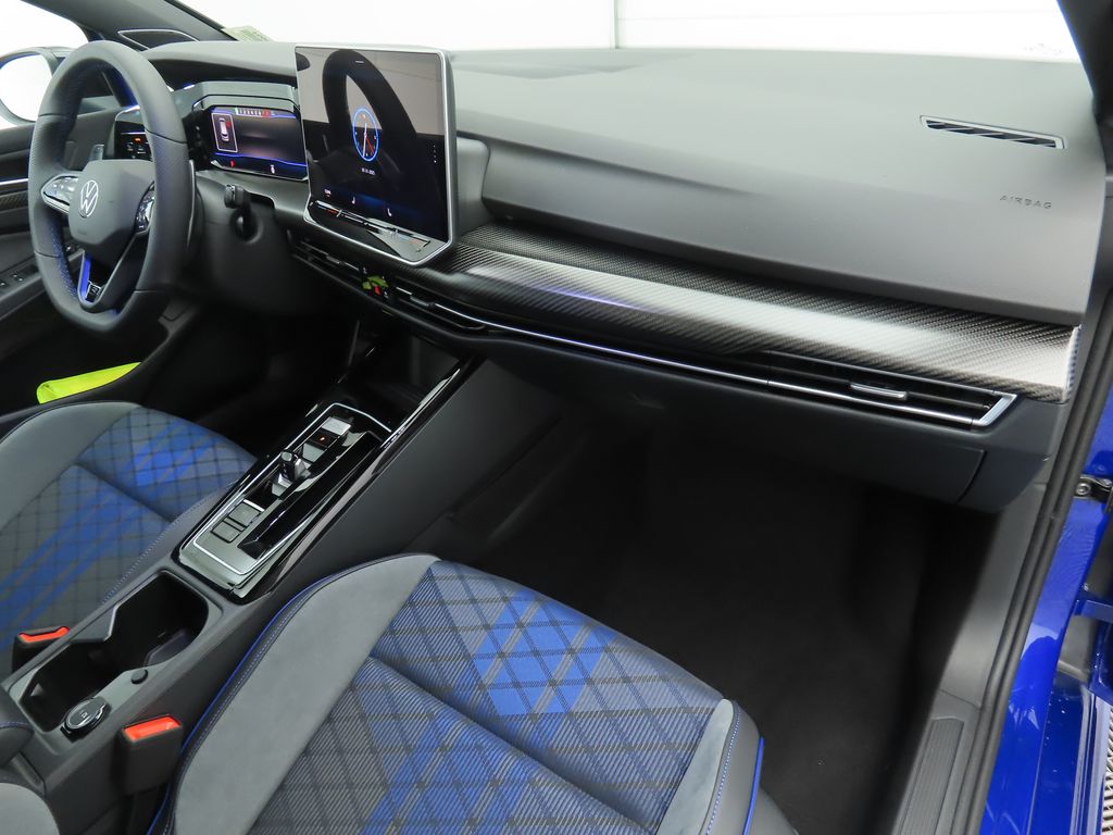 Thumbnail: 2025 Volkswagen Golf - 17