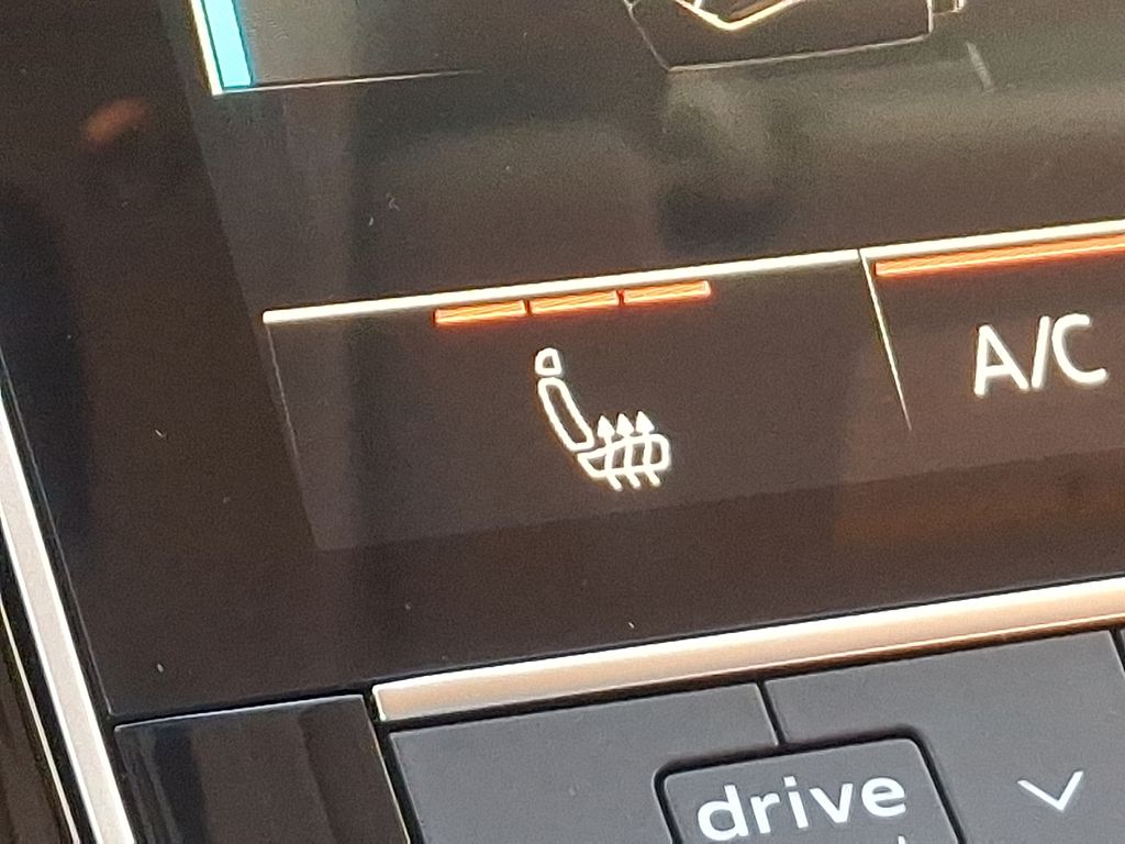 Thumbnail: 2022 Audi Q8 - 26