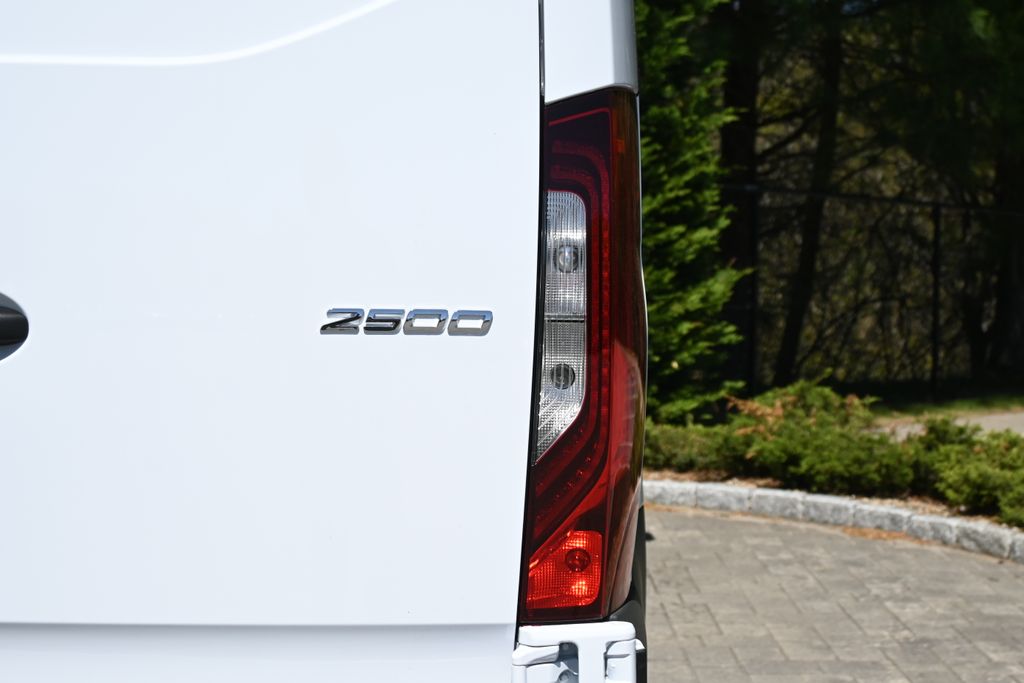 2025 Mercedes-Benz Sprinter 2500 13