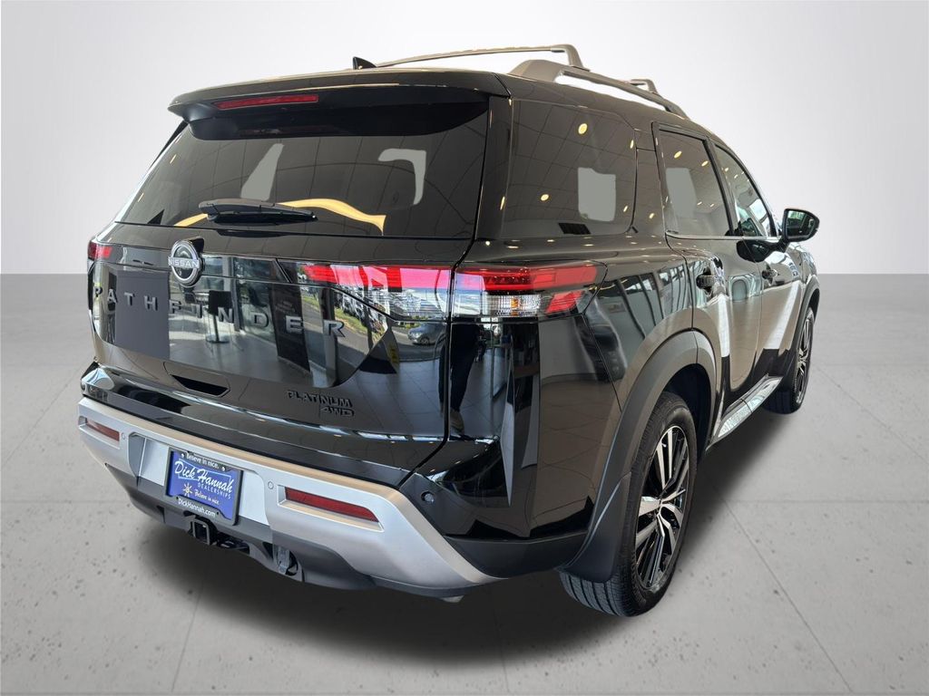 2025 Nissan Pathfinder Platinum