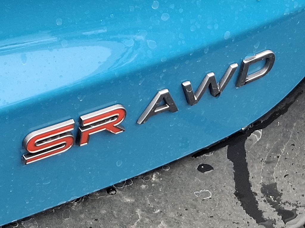 2025 Nissan Kicks SR 12