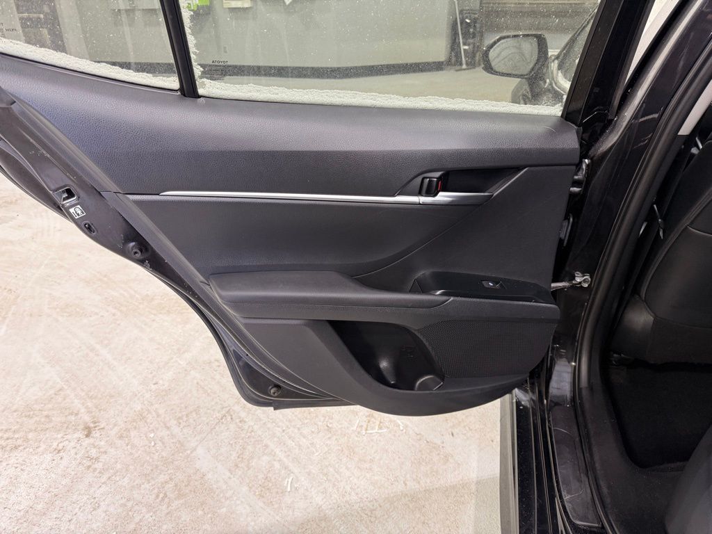 Thumbnail: 2019 Toyota Camry - 16