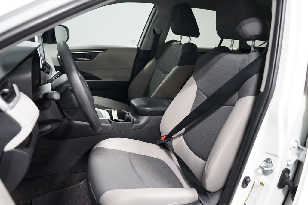 Thumbnail: 2024 Toyota RAV4 - 6