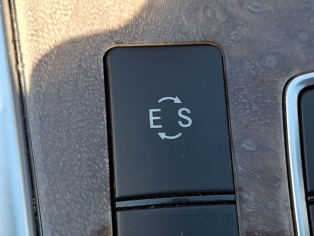 Thumbnail: 2014 Mercedes-Benz E-Class - 24