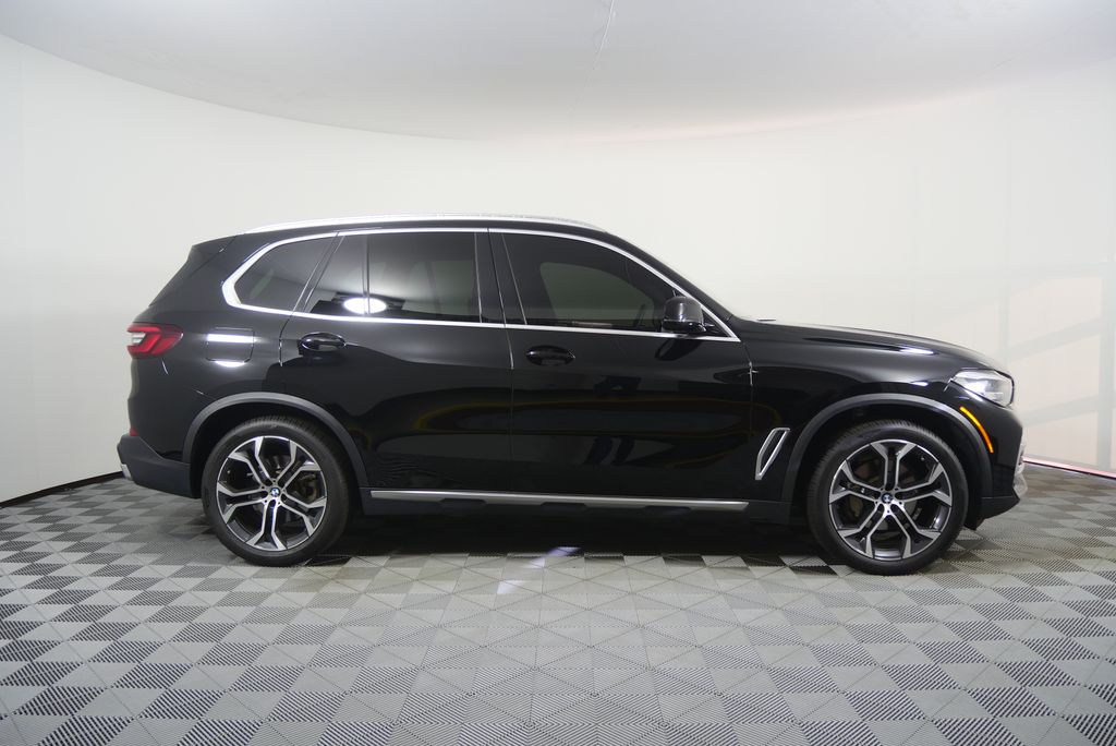 Thumbnail: 2023 BMW X5 - 2