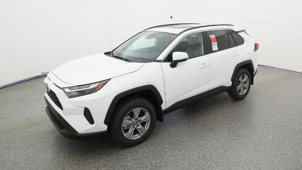 2025 Toyota RAV4 XLE's photo