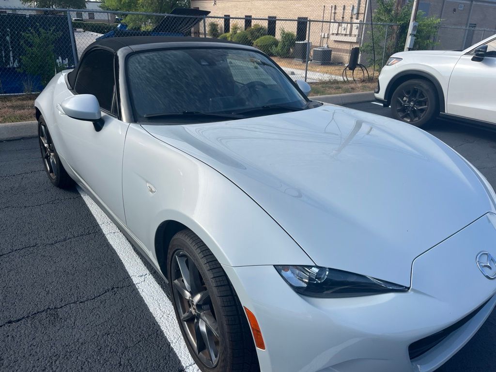 Thumbnail: 2016 Mazda MX-5 Miata - 3