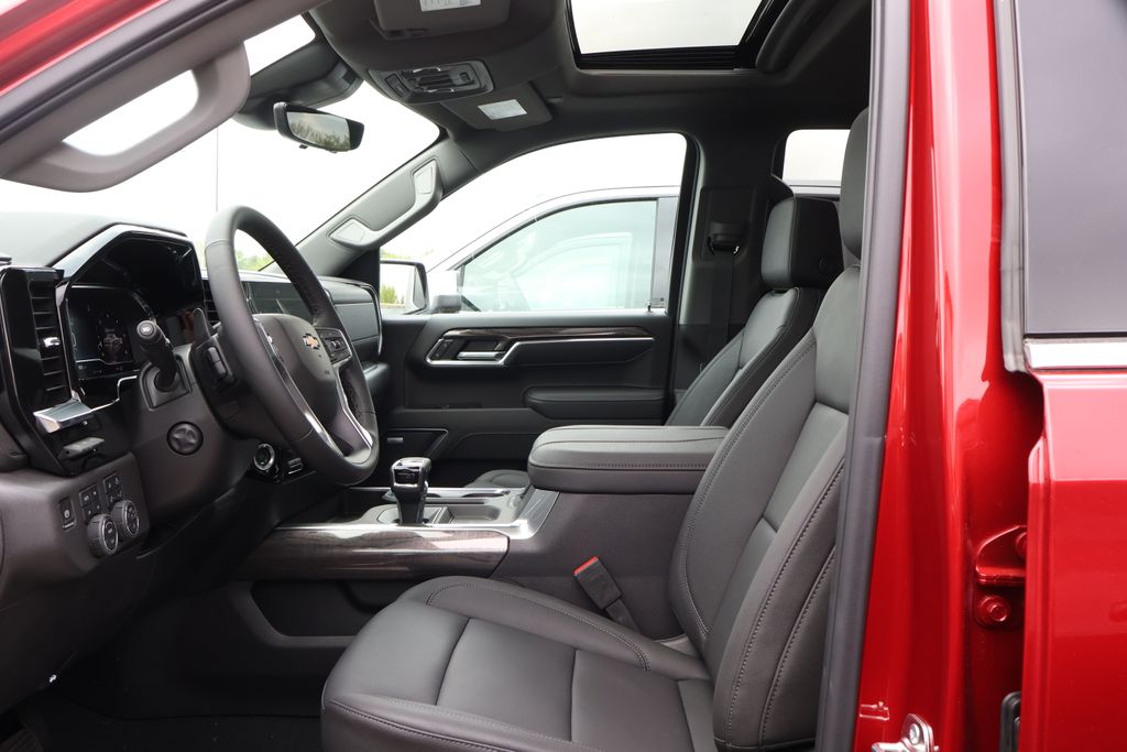 2025 Chevrolet Silverado 1500 LTZ 14