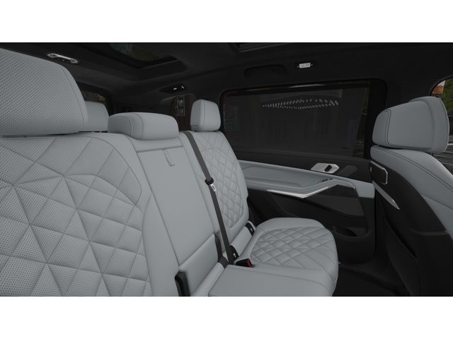 Thumbnail: 2026 BMW X7 - 12