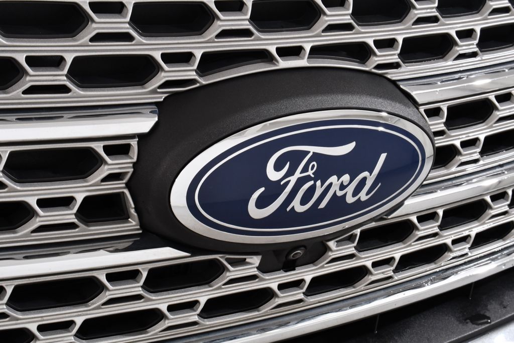 Used 2023 Gray Ford Limited image 22