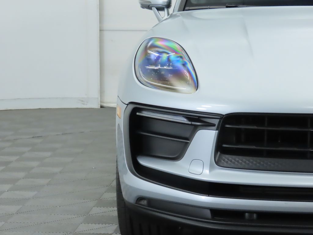Thumbnail: 2025 Porsche Macan - 12
