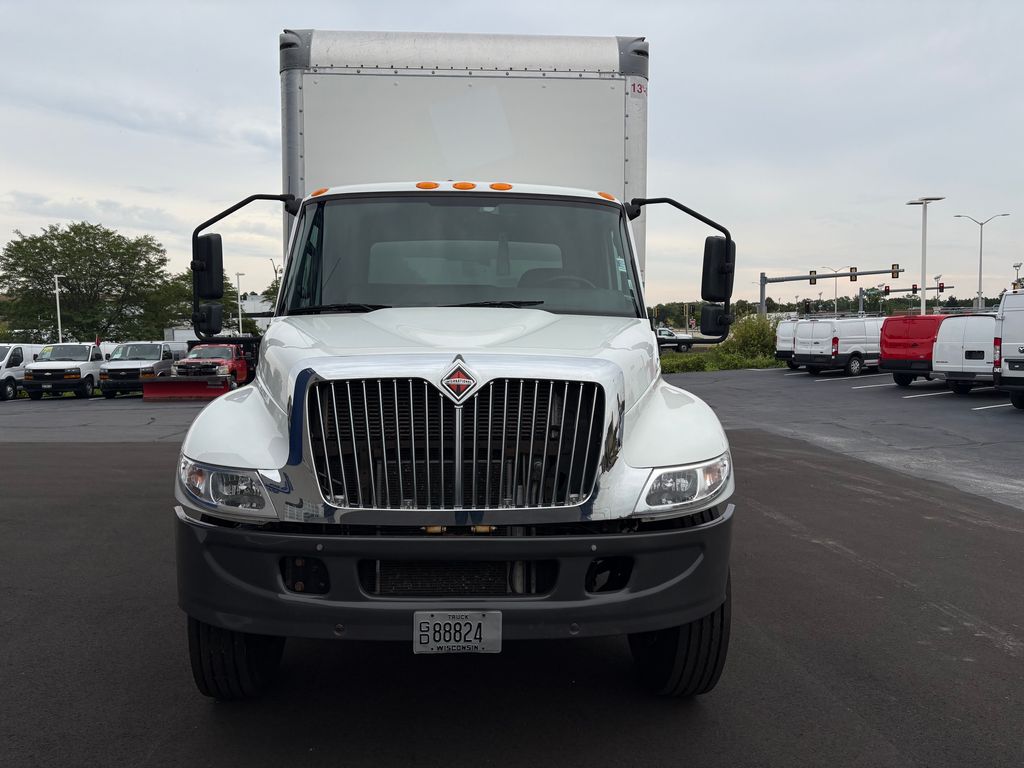 Used 2022 White International MV607 image 8