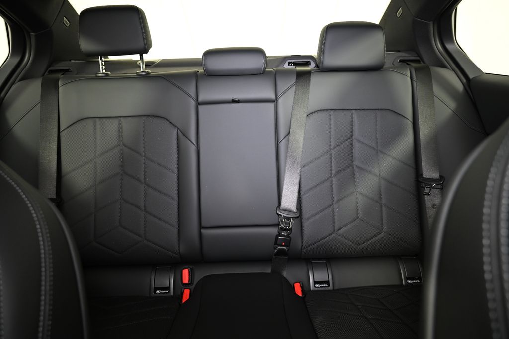 Thumbnail: 2026 BMW 5 Series - 25