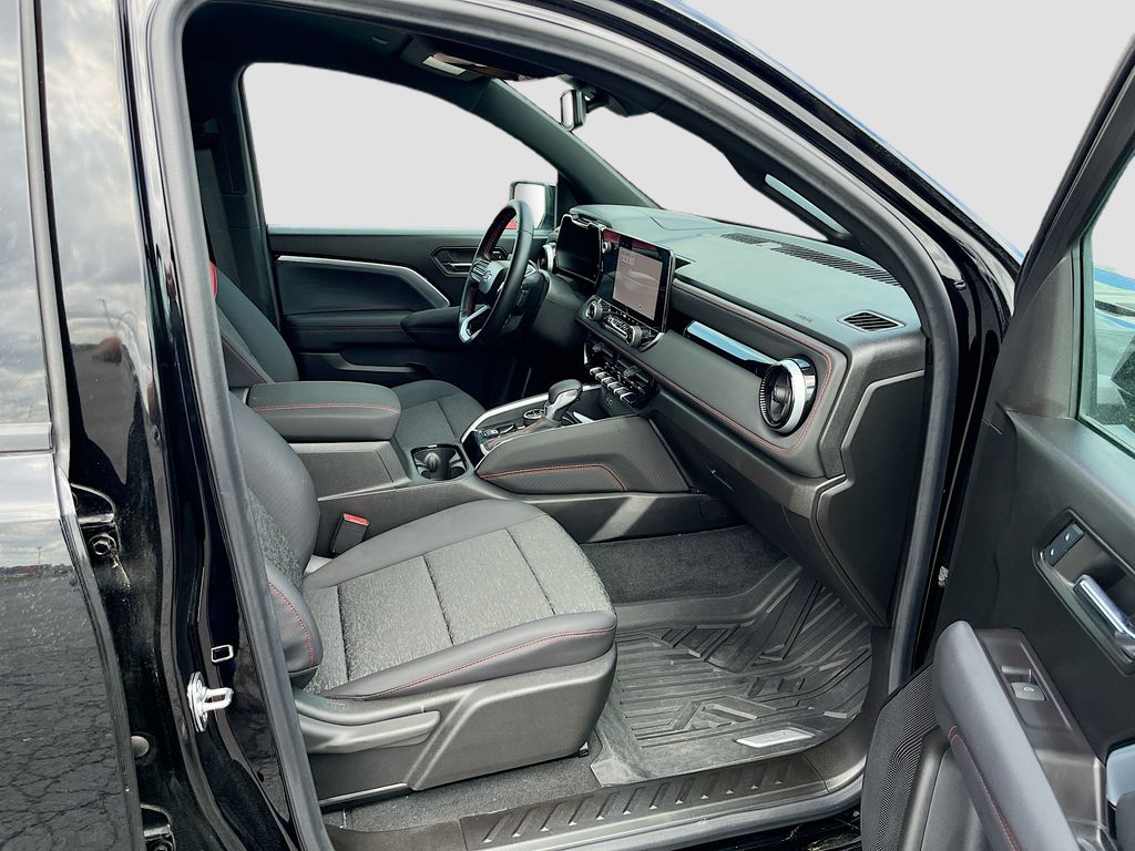 Used 2024 Black Chevrolet Z71 image 28