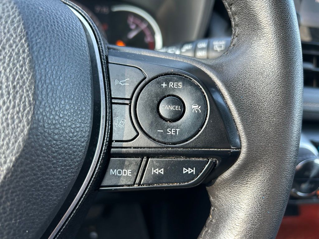 Thumbnail: 2021 Toyota RAV4 - 19