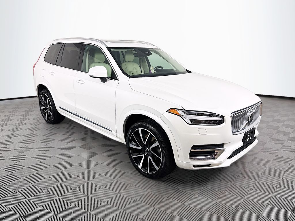  2024 Volvo XC90 B6 Plus Bright Theme 7-Passenger AWD   