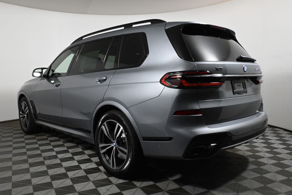 2025 BMW X7 M60i 5