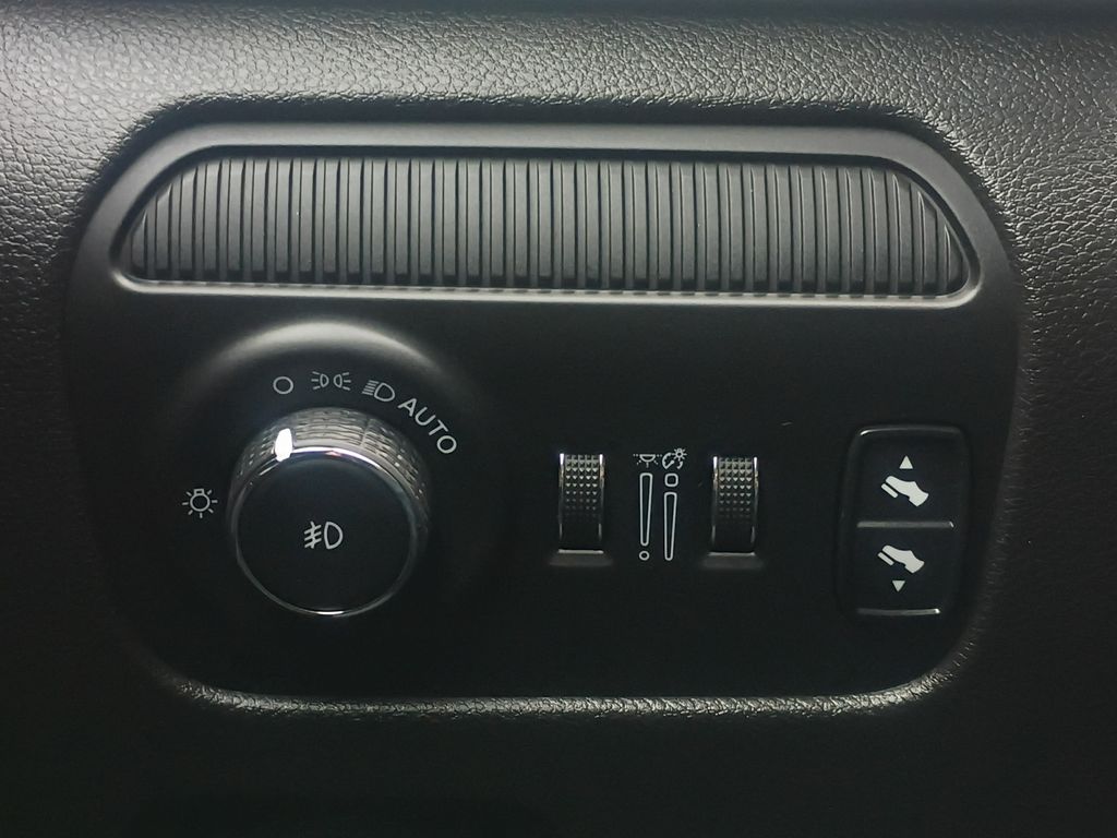 Used Car 2022 Jeep Wagoneer  Series Iii For Sale Under $50,000 In Austin, Texas