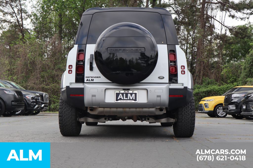 Used 2023 White Land Rover S image 7