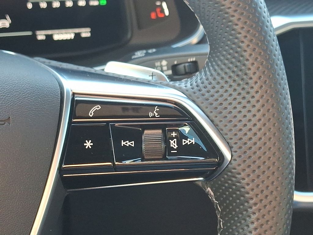 Thumbnail: 2021 Audi S6 - 23