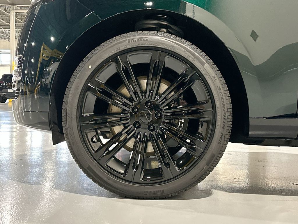 Thumbnail: 2026 Land Rover Range Rover - 5