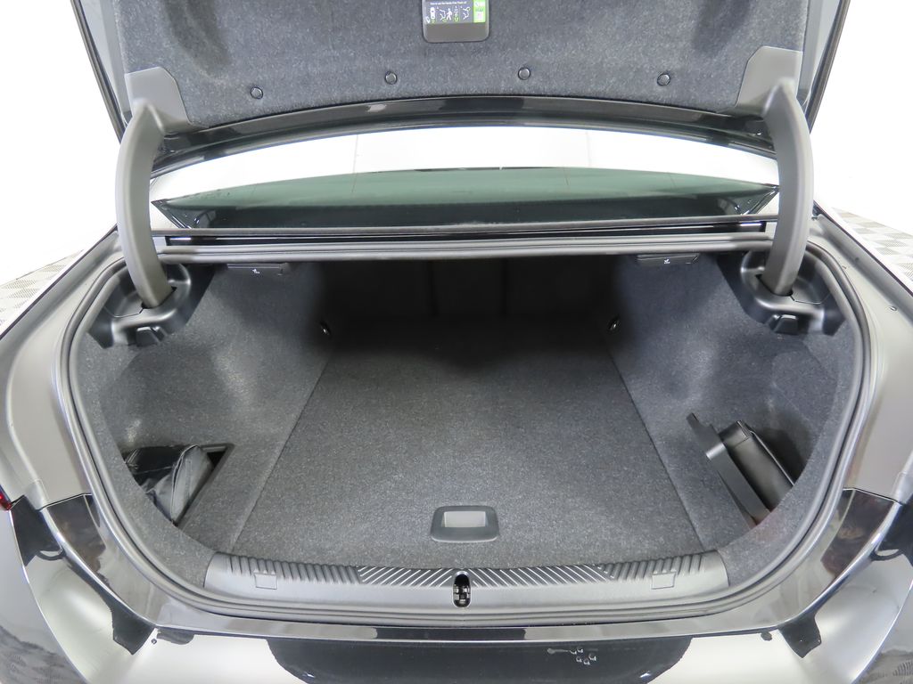 Thumbnail: 2026 BMW i5 - 27