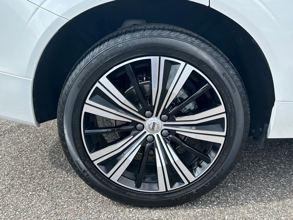 Used 2023 White Volvo B5 Plus Bright Theme image 51