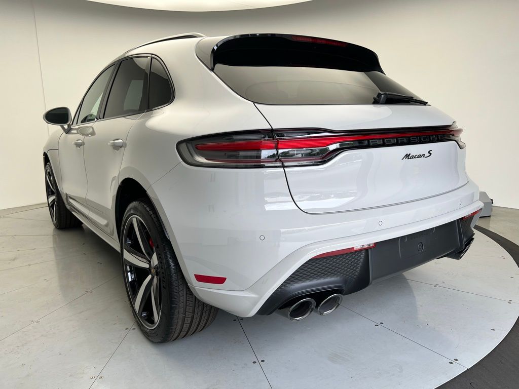 Thumbnail: 2025 Porsche Macan - 3