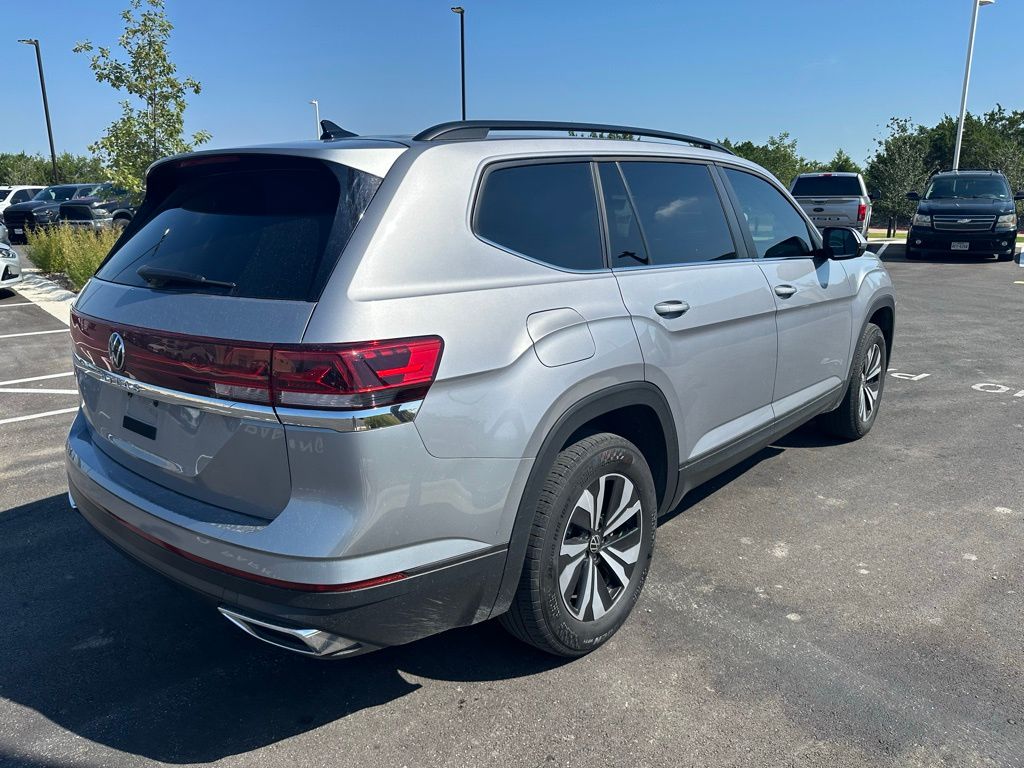 Thumbnail: 2024 Volkswagen Atlas - 3