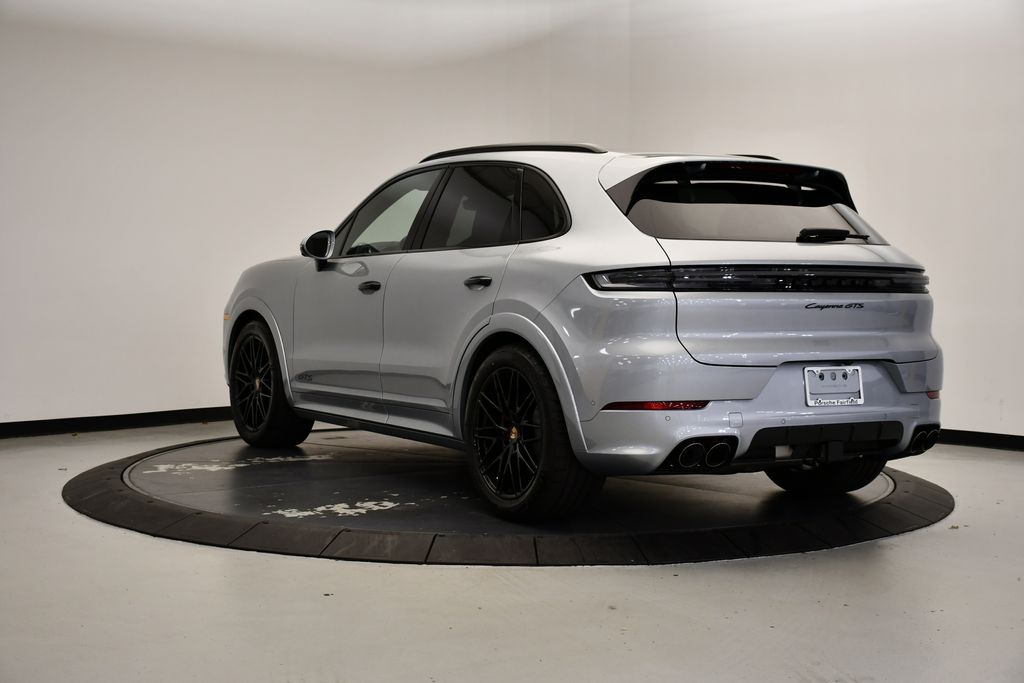 Thumbnail: 2026 Porsche Cayenne - 3