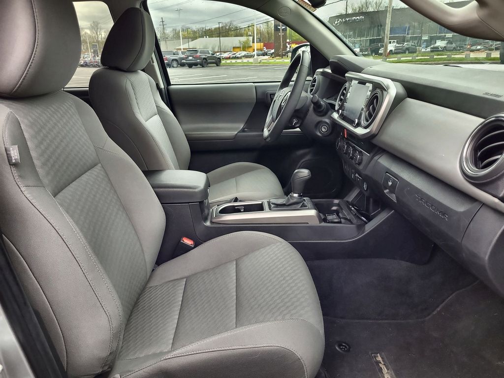 2022 Toyota Tacoma SR 6
