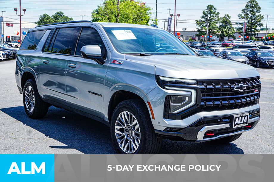 Used 2025 Gray Chevrolet Z71 image 4