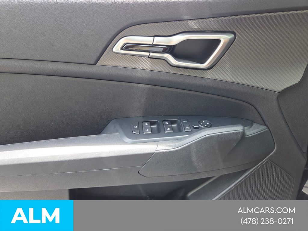 Used 2025 Black Kia LX image 27