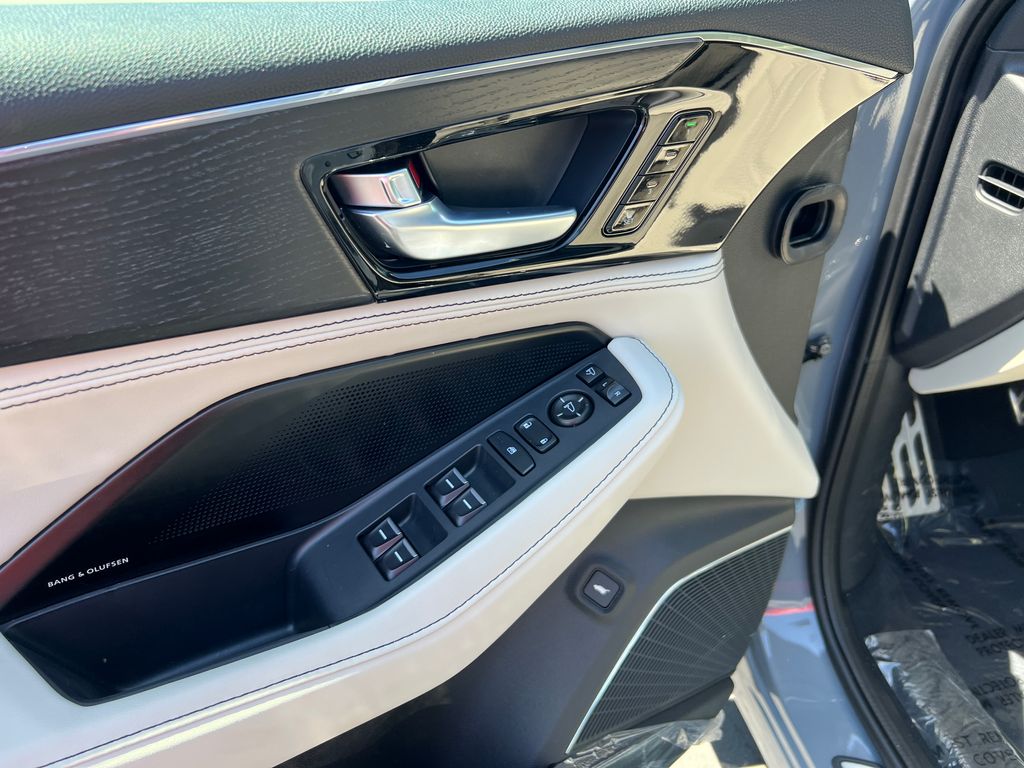 2025 Acura MDX Advance 12