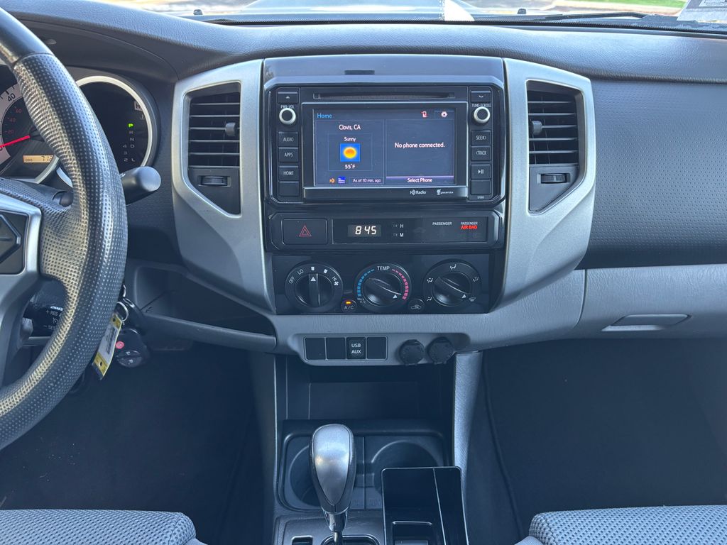 Thumbnail: 2014 Toyota Tacoma - 13